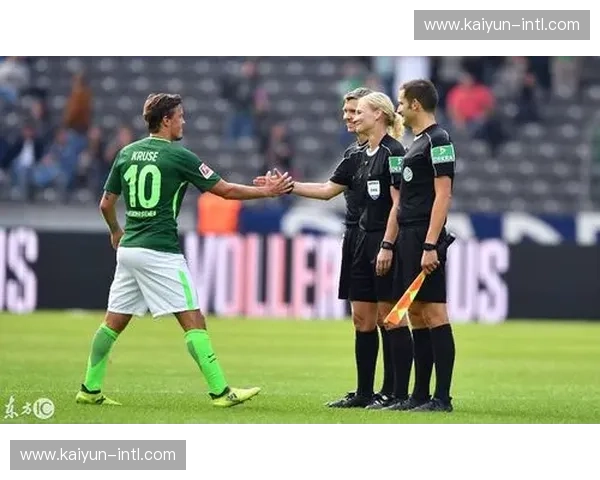 德甲裁判判罚标准引热议,VAR使用规则再成焦点 德甲裁判判罚标准引热议,VAR使用规则再成焦点